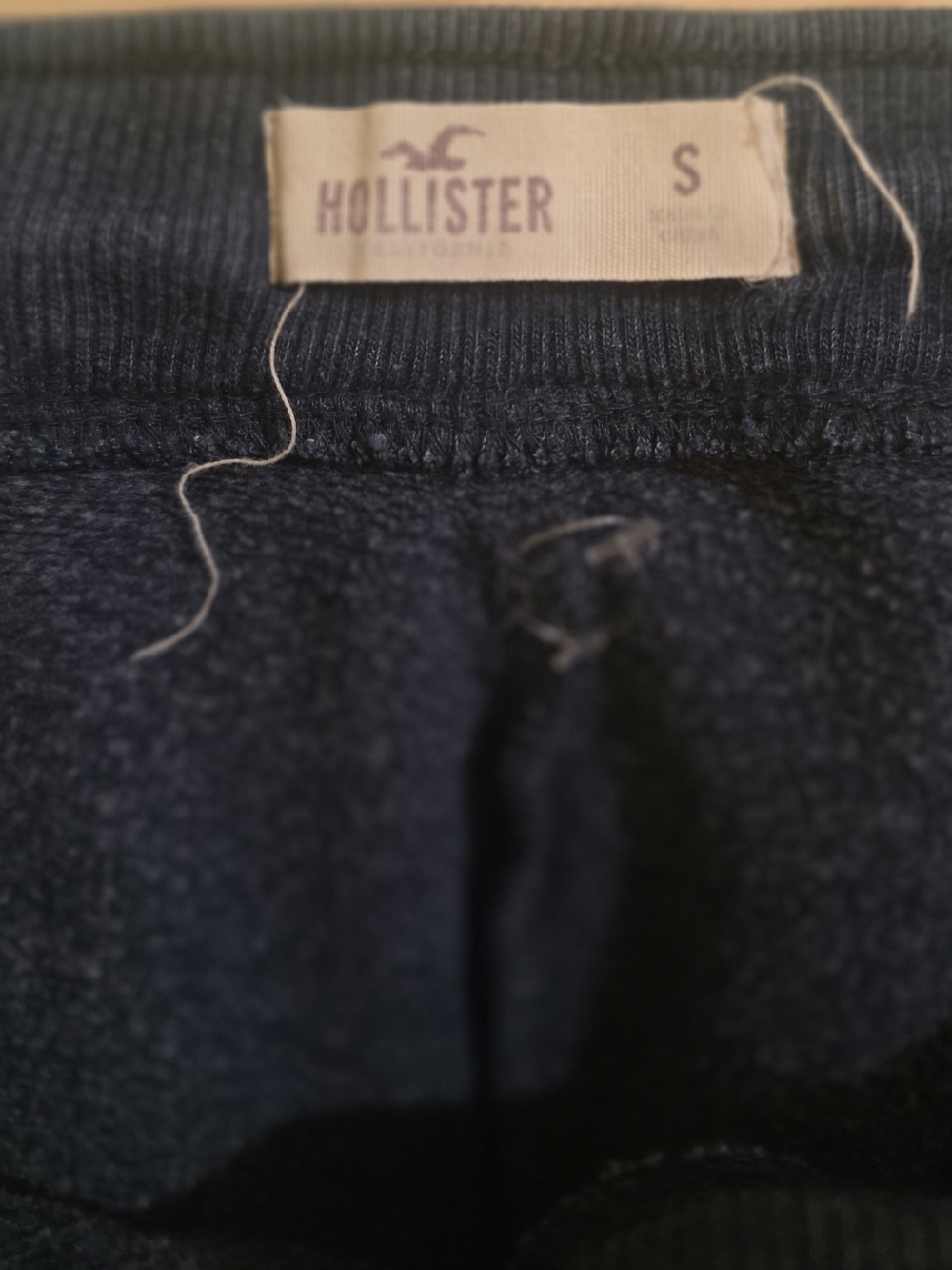 Hollister Women's Navy Drawstring Joggers with Script Logo - Picture 2 of 3